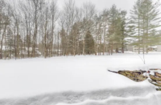 Inviting condo near skiing and golf with pool, fireplace, deck, & tennis court