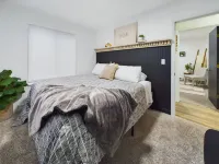 Charming Cottage with Retro Kitchen and Fenced Yard - Delightful Haven Hotels in Corvallis