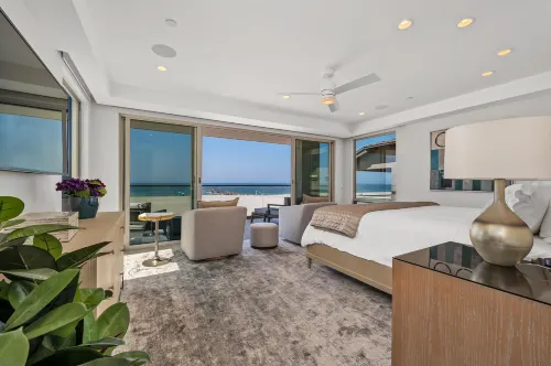Stunning Ocean Views and Rooftop Deck - Beautiful Beachfront Escape