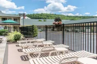 Quality Inn Hotel di Bedford Township