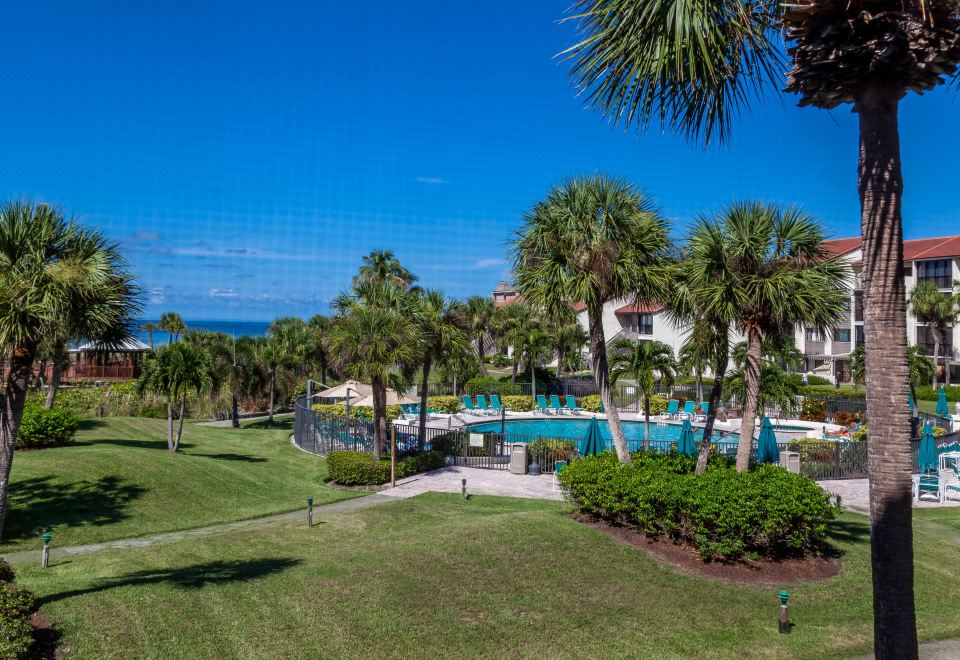Siesta Key Actor Beach Deck and Tennis Courts - Beautiful Coastal Retreat (Siesta Key ...