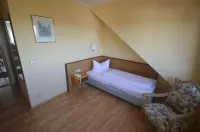 Zur Burgruine Frauenberg Hotel a Ebsdorfergrund