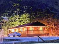 Cozy River front cabin w/Private natural spring. Pet Friendly! Hotels in Powell County