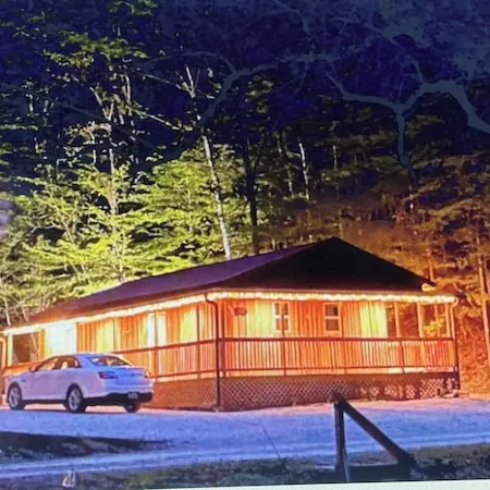 Cozy River front cabin w/Private natural spring. Pet Friendly!
