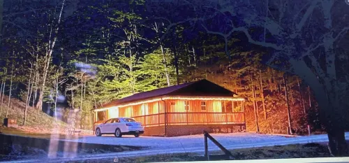 Cozy River front cabin w/Private natural spring. Pet Friendly!