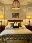 Luxury condo 1 block to BART, one stop to SF, 1 mile to Jack London Square