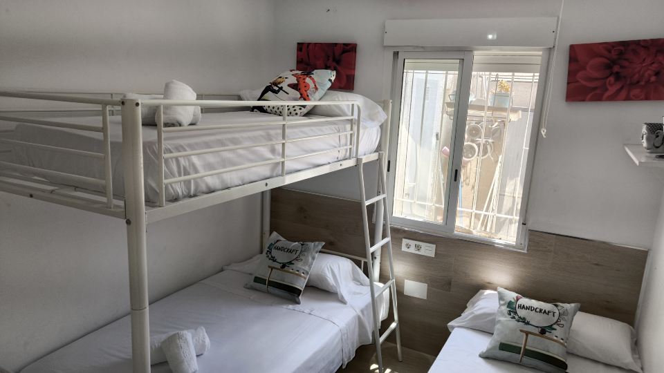 Cozy Bungalow with Private Terrace and Communal Pool in Torrevieja
