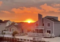 Lovely Spacious Waterfront escape (or WFH) Kayaks, 72' dock, mins to LBI beaches Hotels near Long Beach Island Library