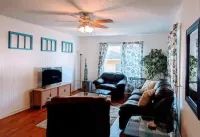 Downtown/Horse track 1.5mile,Fenced yard 温泉城酒店