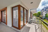 Promenada I, Sun & Snow