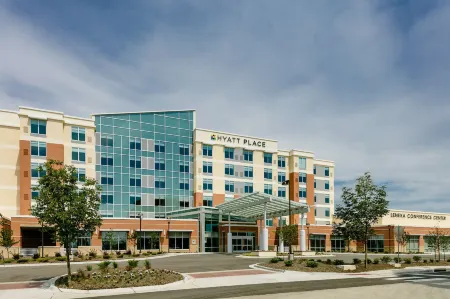 Hyatt Place Kansas City/Lenexa City Center Отели в г. Ленекса