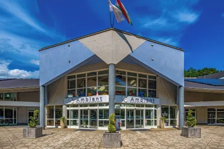 Ambient Hotel & Aroma Spa Отели рядом с достопримечательностью «Kiraly utca»