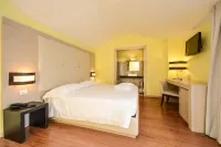 Regal Hotel & Apartments Hotel in zona p - Learning