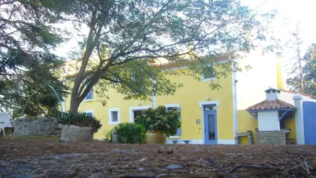 Domaine du Siestou Wine Resort & Spa Отели в г. Сиран