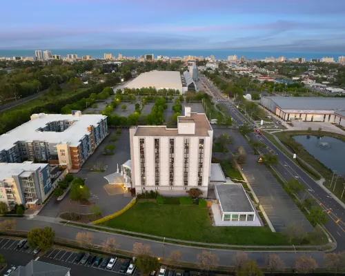 DoubleTree by Hilton Virginia Beach Hotels near Owl Creek