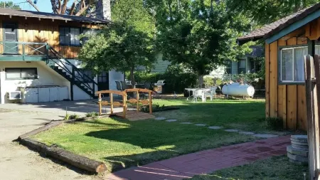 Kern Riverfront Lodge Отели в г. Бодфиш