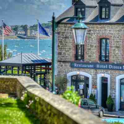 Restaurant Hôtel 4 étoiles Didier Méril Hotel Exterior