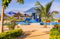 Seaview 1-Bed Suite on Cape Point Beach Bakau Hotel di Bakau