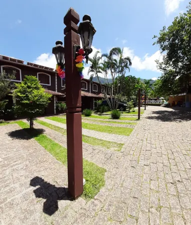 Amoreiras Hotel Pousada Отели рядом с достопримечательностью «Camping e Bar do Cacau - Praia de Santiago»