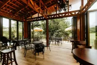 Paradise Hot Springs Hotels in La Fortuna