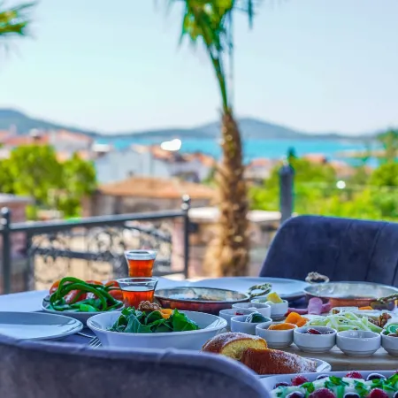 Cunda Ömer Ağa Konağı