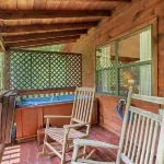 Close to Pigeon Forge Gatlinburg I Hot tub Отели в г. Севи