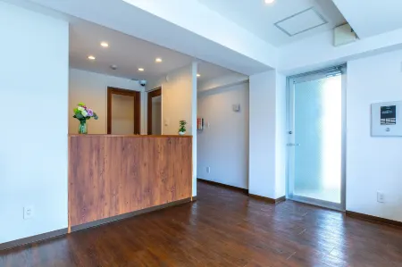 Mr.KINJO Manza Beachfront Отели рядом с достопримечательностью «Aqualuce Chapel»