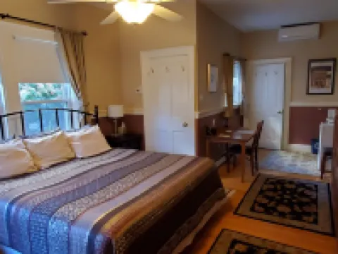 The Morrison House Bed and Breakfast Hotels in Somerville