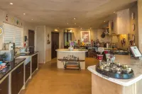 Delamore Lodge - Breakfast