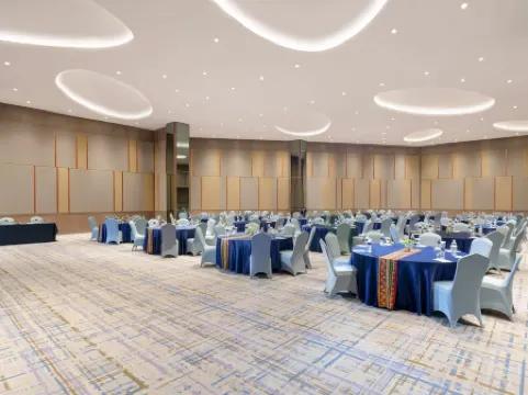 Golden Tulip SpringHill Lampung Отели в г. Бандар-Лампунг