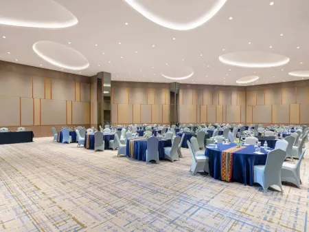 Golden Tulip SpringHill Lampung Отели в г. Бандар-Лампунг