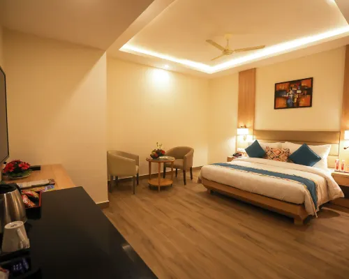 Hotel Elora Hotels near KD Singh Stadium