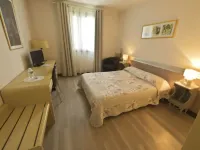 Hotel les Oliviers Hotel di Komune di departemen Alpes-Maritimes