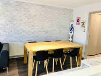 Hotham 3 Bedroom Apt - 24 Lawlers