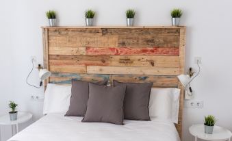 Gomez Rooms
