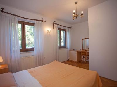 Apartments and Room Agata