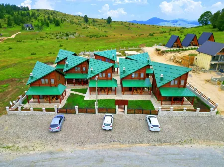 Zagrad Homes in Zabljak Отели рядом с достопримечательностью «Жабляк»