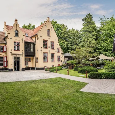 Boutiquehotel 't Fraeyhuis Отели рядом с достопримечательностью «Железнодорожный вокзал Брюгге»