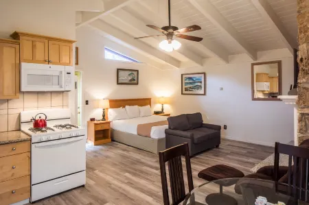 Andril Fireplace Cottages Отели рядом с достопримечательностью «Асиломар Бич Вью»
