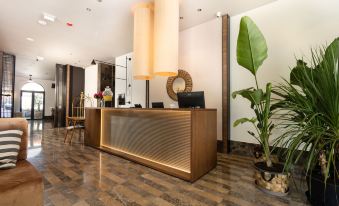 Infinity Hotel & More