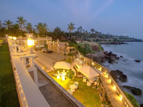 State Beach Resort & Spa