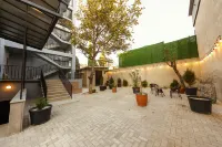 Doors Hotel Hotels near ვიშლისთი - wishlist