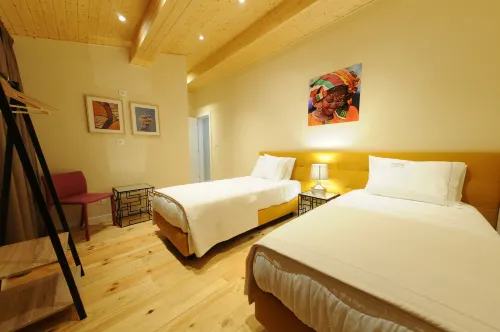 Naya-Downtown Guesthouse - Pensions