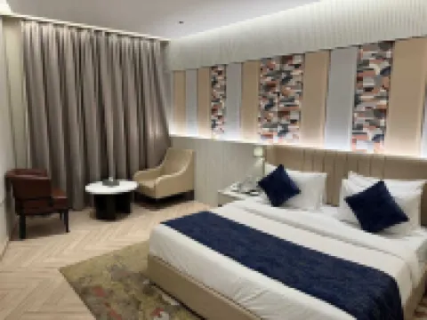Chinmay Hotel & Resort