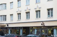 2Ndhomes 2Br City Center Penthouse with Balcony and Sauna Отели рядом с достопримечательностью «Хельсинкский университет»