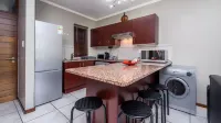 JoziStay @ Jackal Creek Apartments Hotels in Roodepoort
