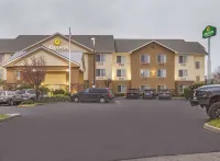 La Quinta Inn & Suites by Wyndham Central Point - Medford Hotels in Eagle Point