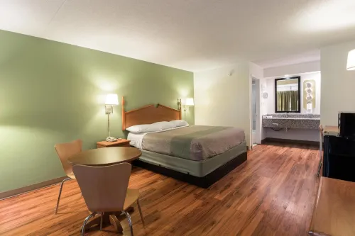 Motel 6 Pulaski, TN