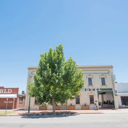Elm Court Motel