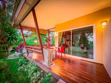 Lemon Chalet Kaeng Krachan Resort Отели рядом с достопримечательностью «Kaeng Krachan Dam Electric»